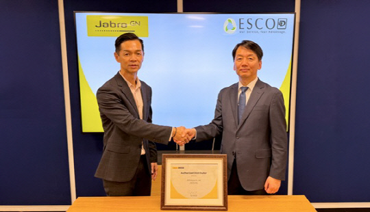 국내 총판 계약 체결하는 에스코 코리아 연태훈 지사장과 자브라 코리아 토미 탄(Tommy Tan) 지사장